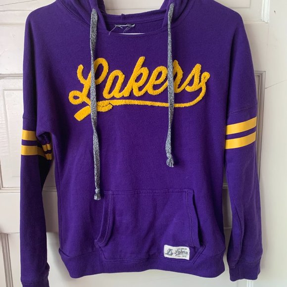 LA Lakers Vintage Pullover Hoodie Sweatshirt Purple with Yellow Detail - Small - Picture 1 of 6